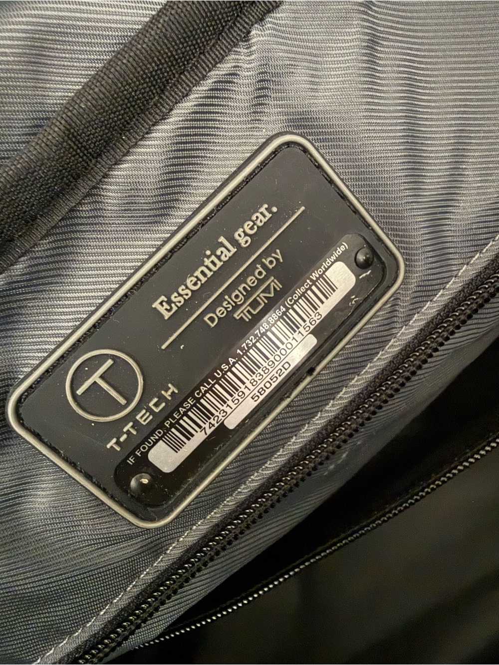 T-Tech by TUMI Essential Gear Travel Duffel Carry-On Weekender Bag Black - Picture 4 of 5